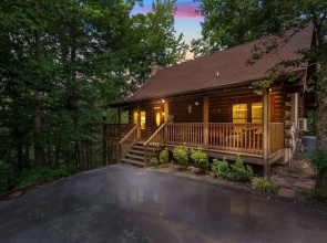 Er93 - Pirate's Cove - Great Location! Close To All The Action! 5 Bedroom Cabin by RedAwning