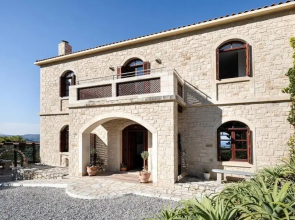 ~ALONI HOUSE~ private villa with pool, up to 10pax