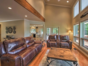 Dock & Kayaks: Lakefront Hot Springs Home