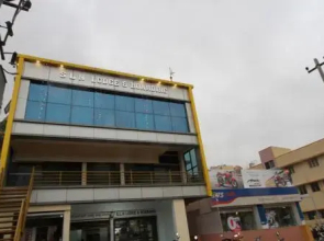 OYO Flagship 22101 Shree Raksha Comforts