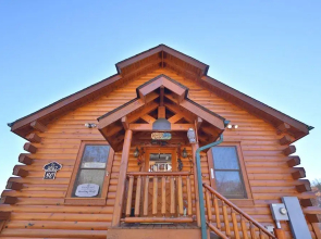Howling Wolf - One Bedroom Cabin