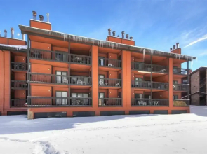 Mountainside  162h 2 Bedroom Condo by RedAwning