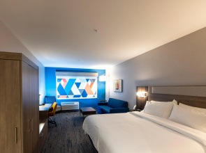 Holiday Inn Express & Suites Harrisonburg University Area by IHG