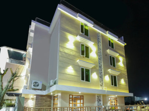 OYO Flagship 48845 Laxmi Residency