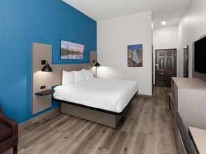 La Quinta Inn & Suites by Wyndham Kyle - Austin South