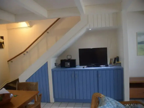 Avana Waterfront Apts