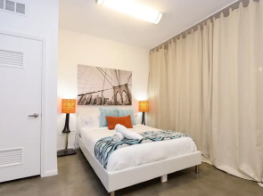 Hollywood 5BD Walk of Fame Studio