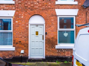 Quaint 2 Bedroom City Cottage