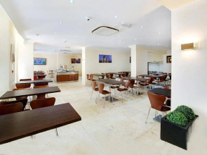 Queens Park Hotel