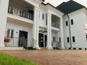 El- Rey Luxury Apartment