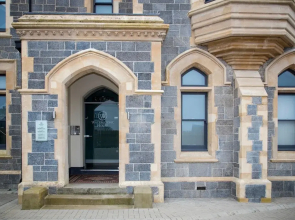 8 Waterstone House