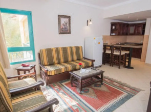 Eagles Downtown Zahabia & Beach Resort