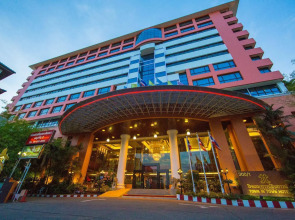Town In Town Hotel Bangkok