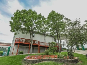 Presley's Penthouse 2BR Branson Resort Condo