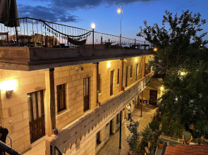 Anatolia Raymonde Cave House