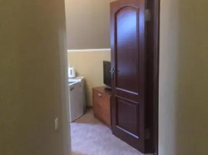 Hotel 102