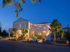 Iris Beach Hotel