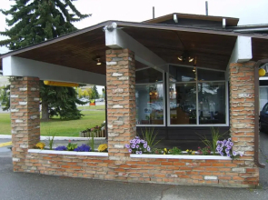 Stetson Village Inn