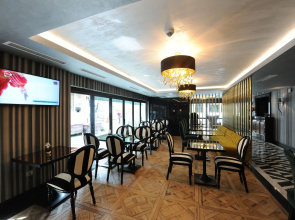 Le Petit Palace Hotel