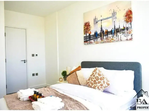 Modern 2 Bed 2 Bath Bracknell With Free Parking