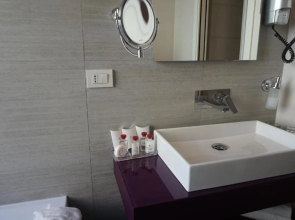 Trevi Palace Luxury Inn