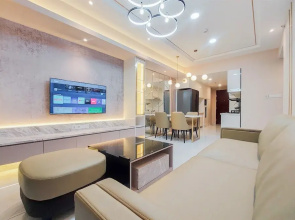 Spacious And Homey 3Br At Sky House Bsd Apartment