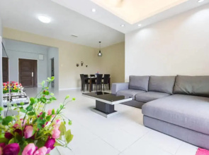 Sky Holiday Home - Golf View