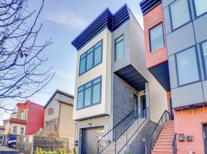6 Mi to Manhattan: Luxe Apt w/ City Views!