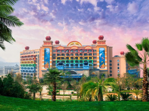 Dolphin Bay Hotel