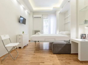 Cozy Flat with Terrace & Patio near Lycabettus