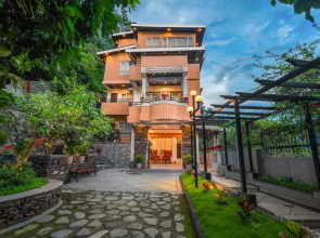 Summit Bougainvillea Tea Resort