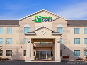 Holiday Inn Express & Suites Reading by IHG