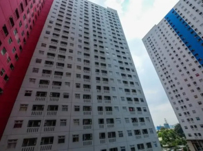 2 Bedrooms at Green Pramuka City Apartment By Travelio