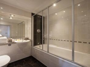 Gem Strathmore Hotel