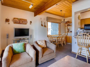 1 Br With Amazing Views Of Mountain Range 1 Bedroom Condo - No Cleaning Fee! by RedAwning