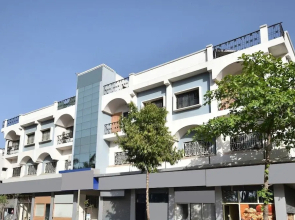 Hotel Royal Front by OYO Rooms