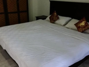Anom Beach Inn Bungalows