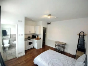 Cranbury House Apartments