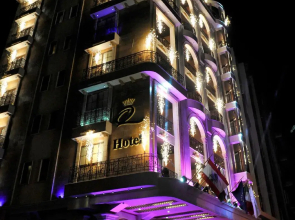 Q Hotel