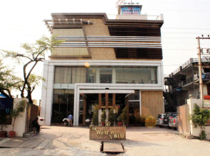 OYO Premium Isbt Dehradun