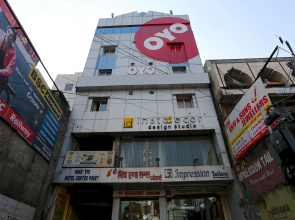 OYO 10685 Hotel Centre Point