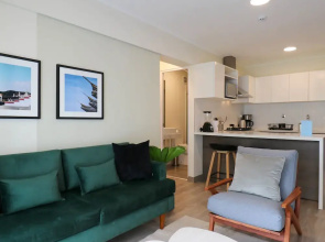 w Spectacular 2BR in the Heart of Miraflores