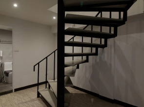 Sleep With Me Bangkok - BTS Phra Khanong