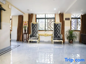 Yi Long Hua Chen Impress Business Hotel