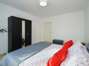 Apartment 1811