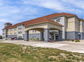 Best Western Plus MidAmerica Hotel