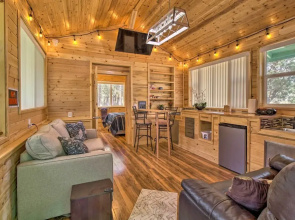 Grill, Fire Pit: Pet-friendly Lakeside Cottage!