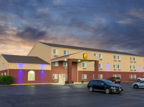 Super 8 by Wyndham Ottawa