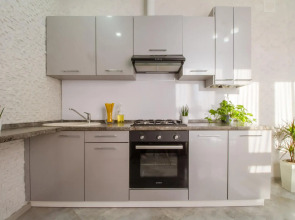 Южный берег на набережной Адмирала Серебрякова