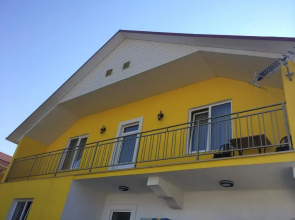Yellow Guest House